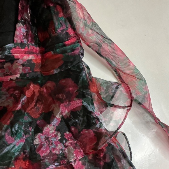 LuLu’s NWT black floral tiered mini dress tie back size Lg - Picture 6 of 8